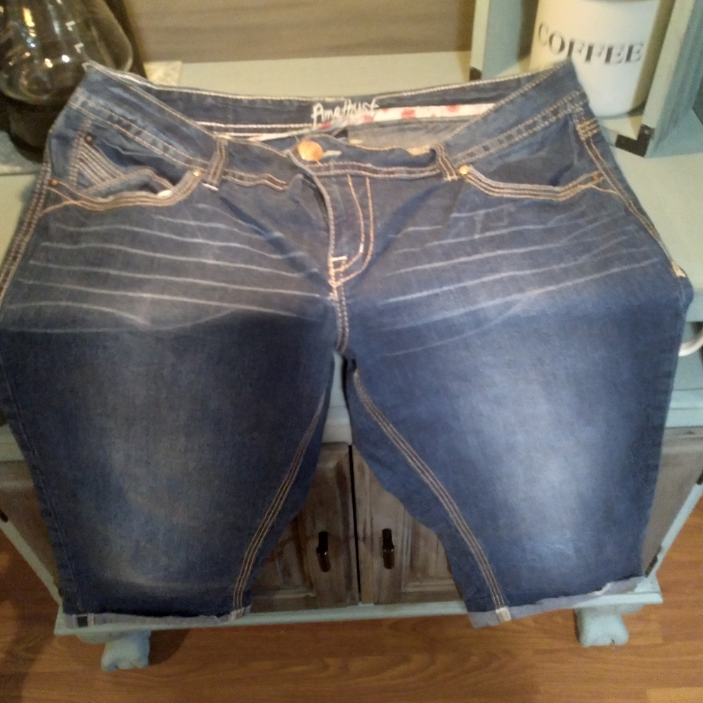 Amethyst Capri jeans size 16